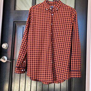 Club Room men's button down dress shirt, blue and rust checked, size M